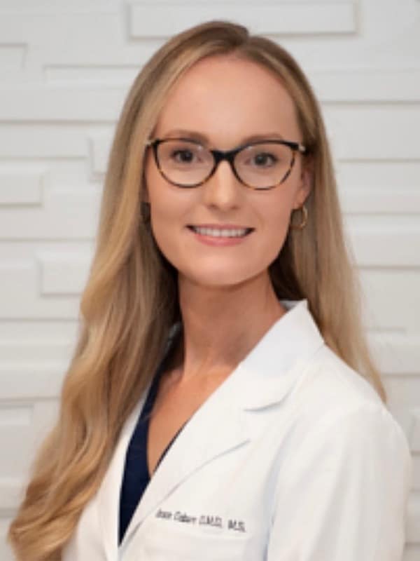 Grace Coburn Headshot